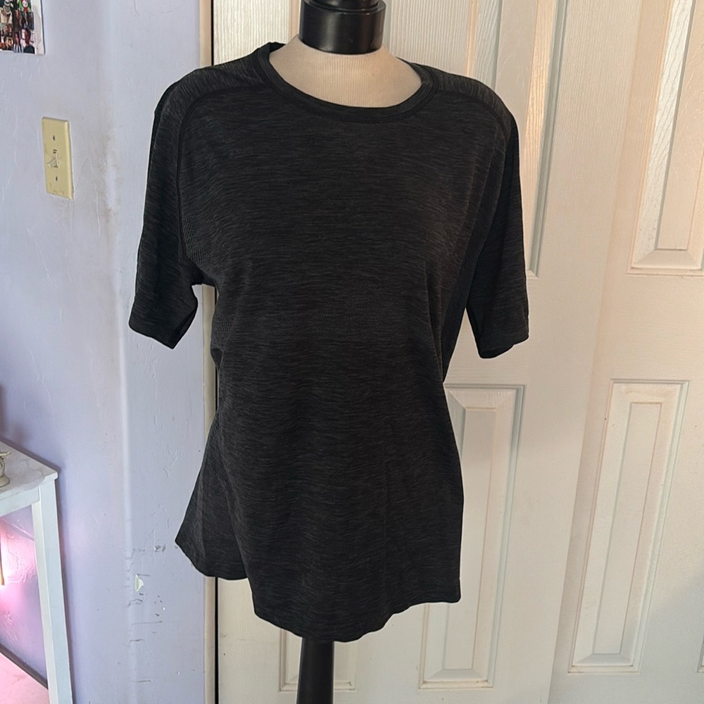 lululemon tshirt